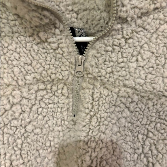 Cool Attitude brand sherpa pull over with 1/2 zip XL - Picture 4 of 4